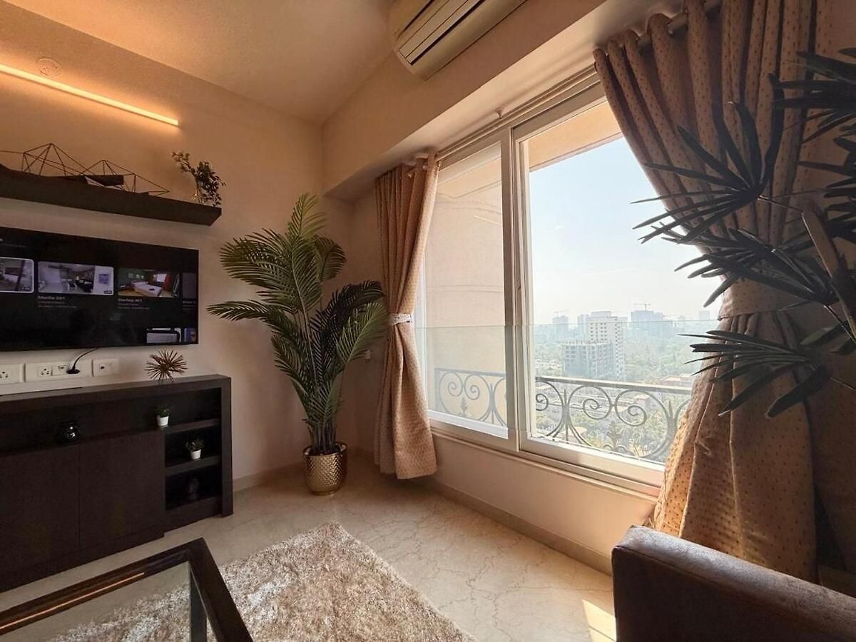 Apartment Connekthomes - 5 Star 3bed3bath Luxury Pool, Gym Near Airport Bkc Mumbai
