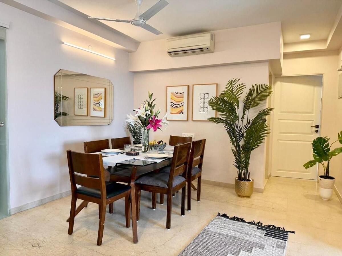 Connekthomes - 5 Star 3bed3bath Luxury Pool, Gym Near Airport Bkc Apartment *