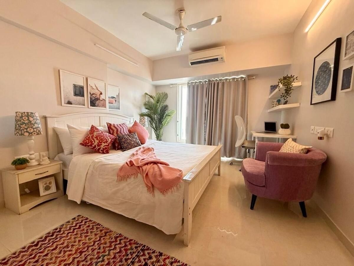 Connekthomes - 5 Star 3bed3bath Luxury Pool, Gym Near Airport Bkc Apartment *