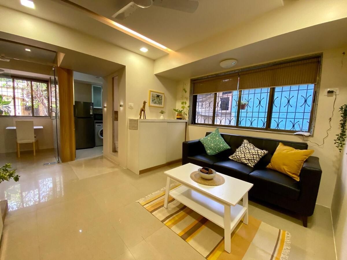 Chic Pad In Bandra West Apartment