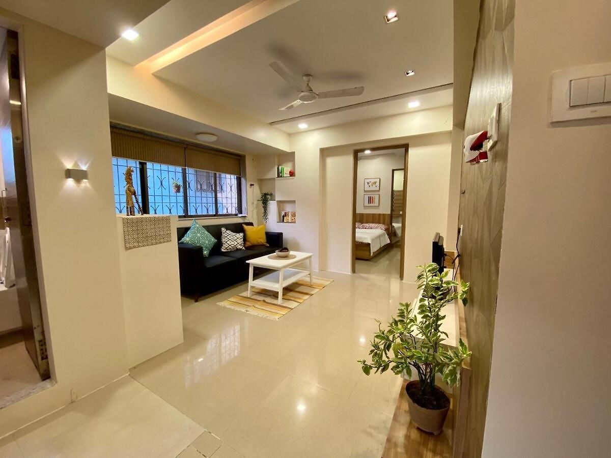 Apartment Chic Pad In Bandra West Mumbai