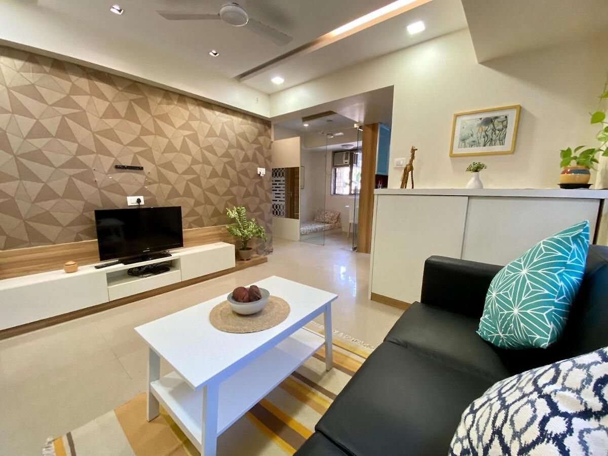 Chic Pad In Bandra West Mumbai