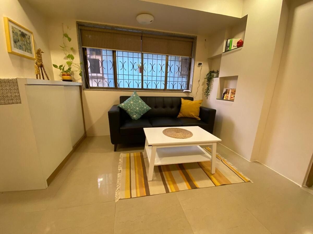 Chic Pad In Bandra West *