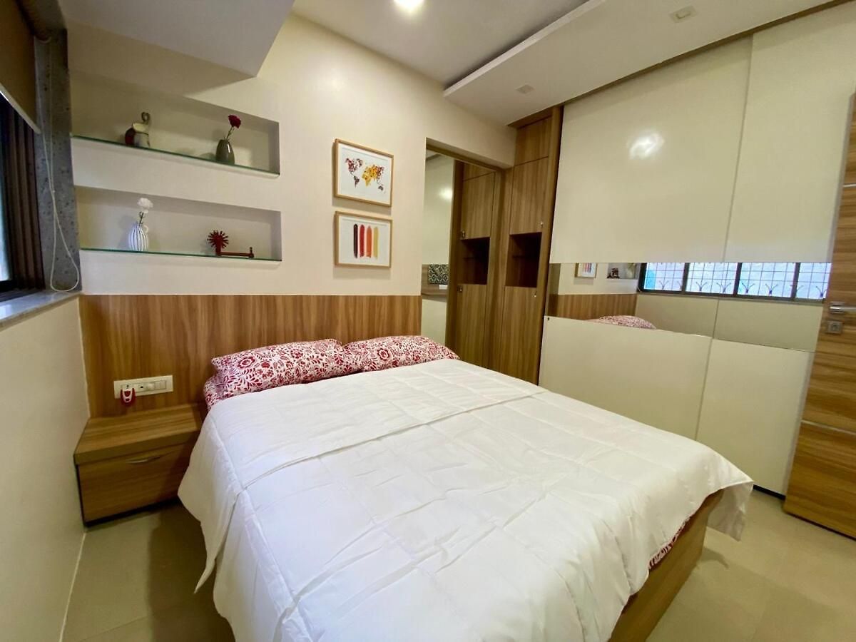 Chic Pad In Bandra West * Mumbai