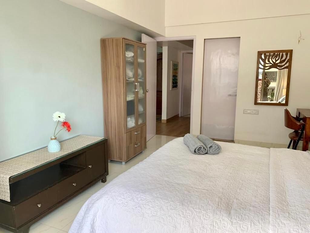 Entire 3 Bedroom With Balconies Bandra Apartment Mumbai