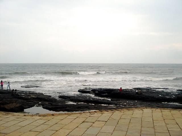 Hidden Gem With Pvt Terrace Bandra Apartment