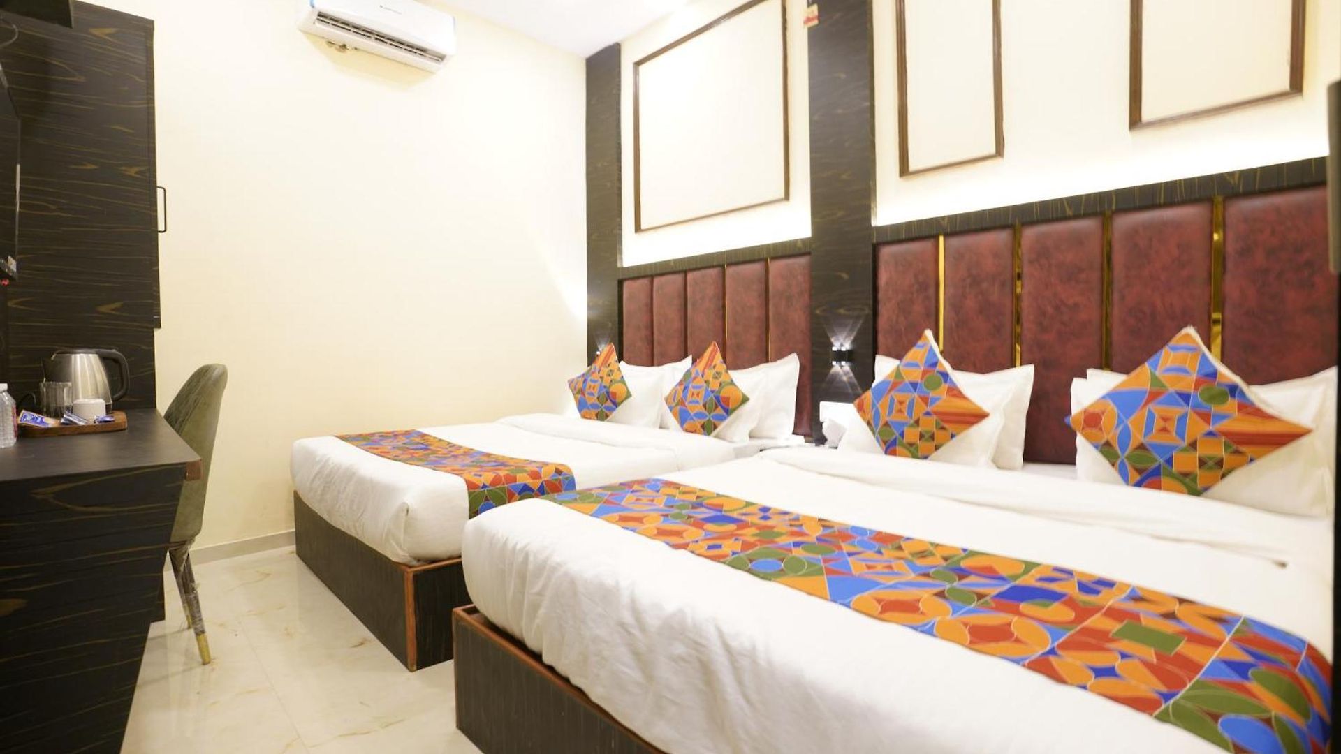 Sky Suite-sahar Cargo And Intl Airport * Mumbai