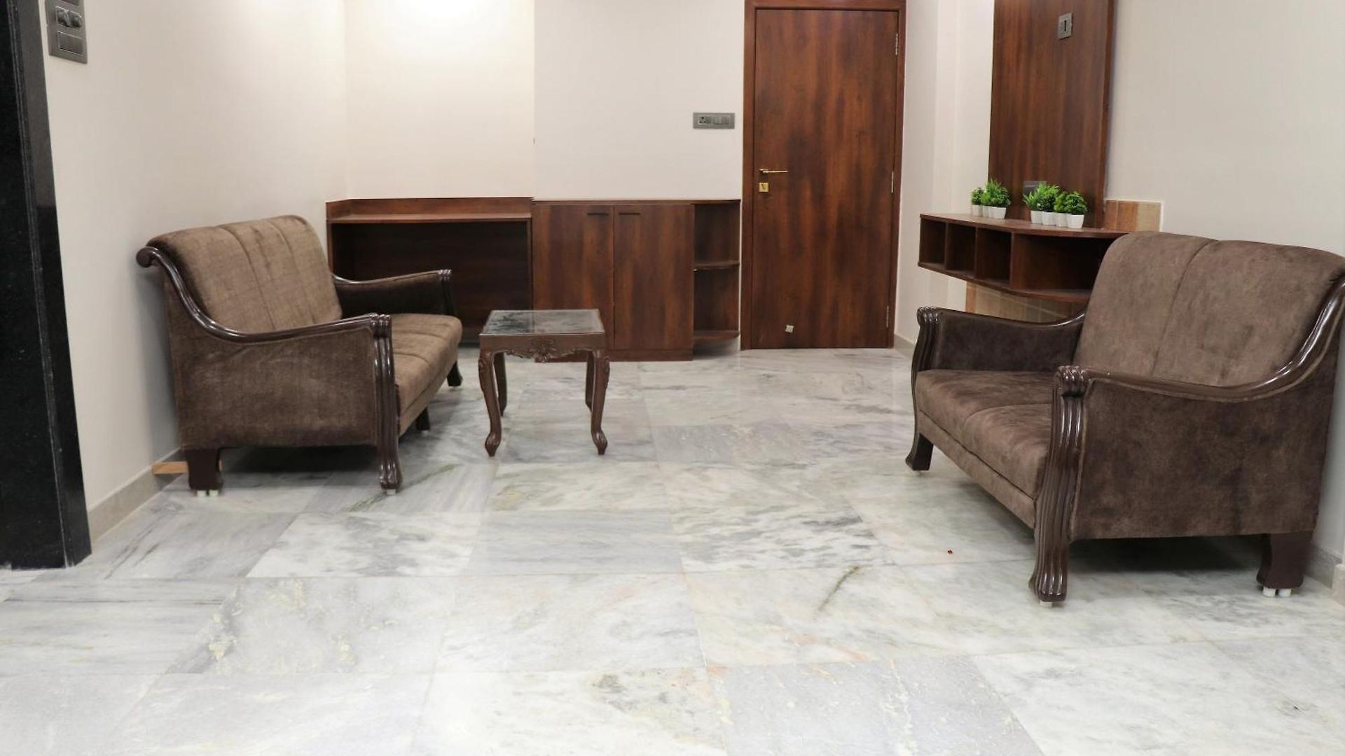 Guest house Urbannest Service Powai Mumbai