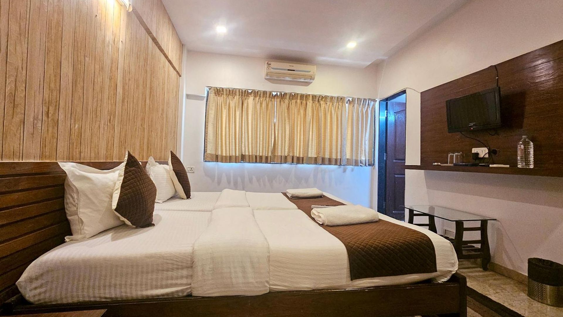 Astha Residency Hotel 2*