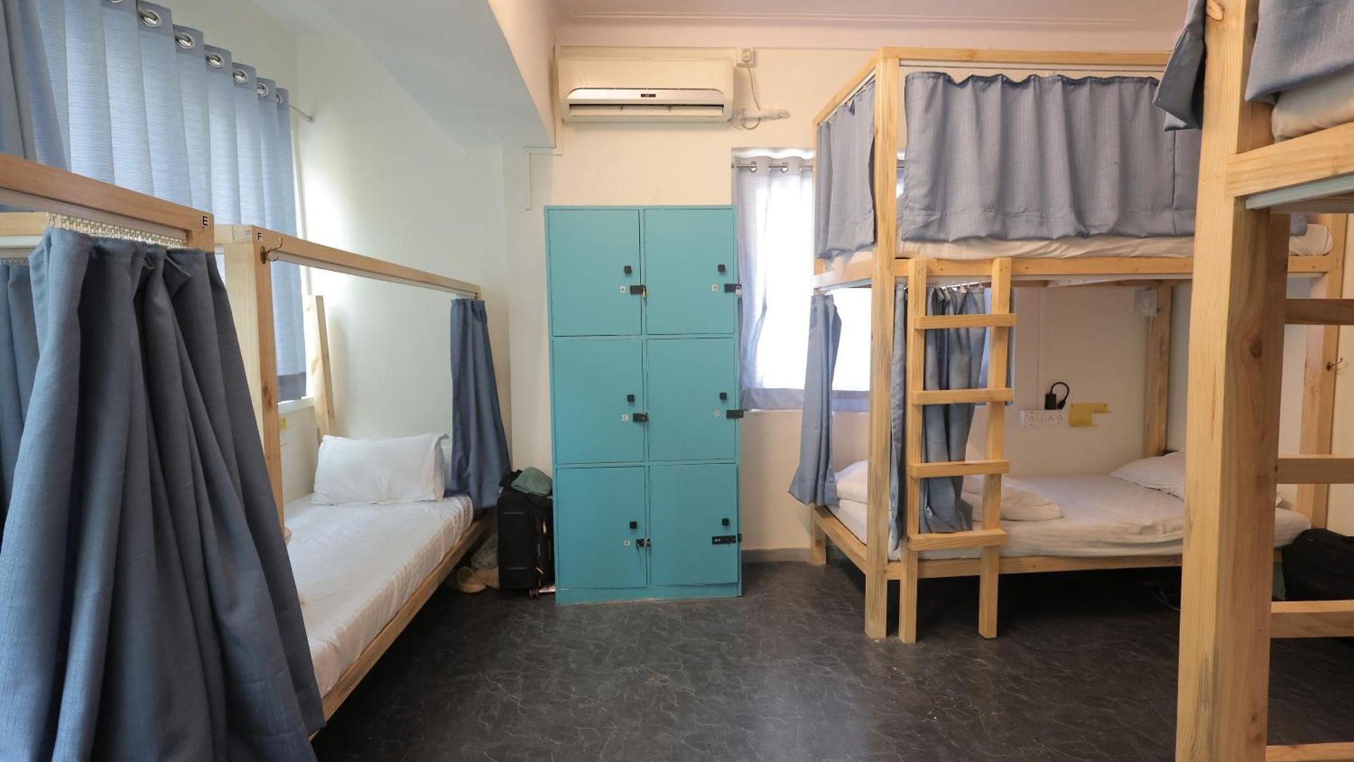 Hostel Locomo Mini - 9 Mins From Airport Mumbai