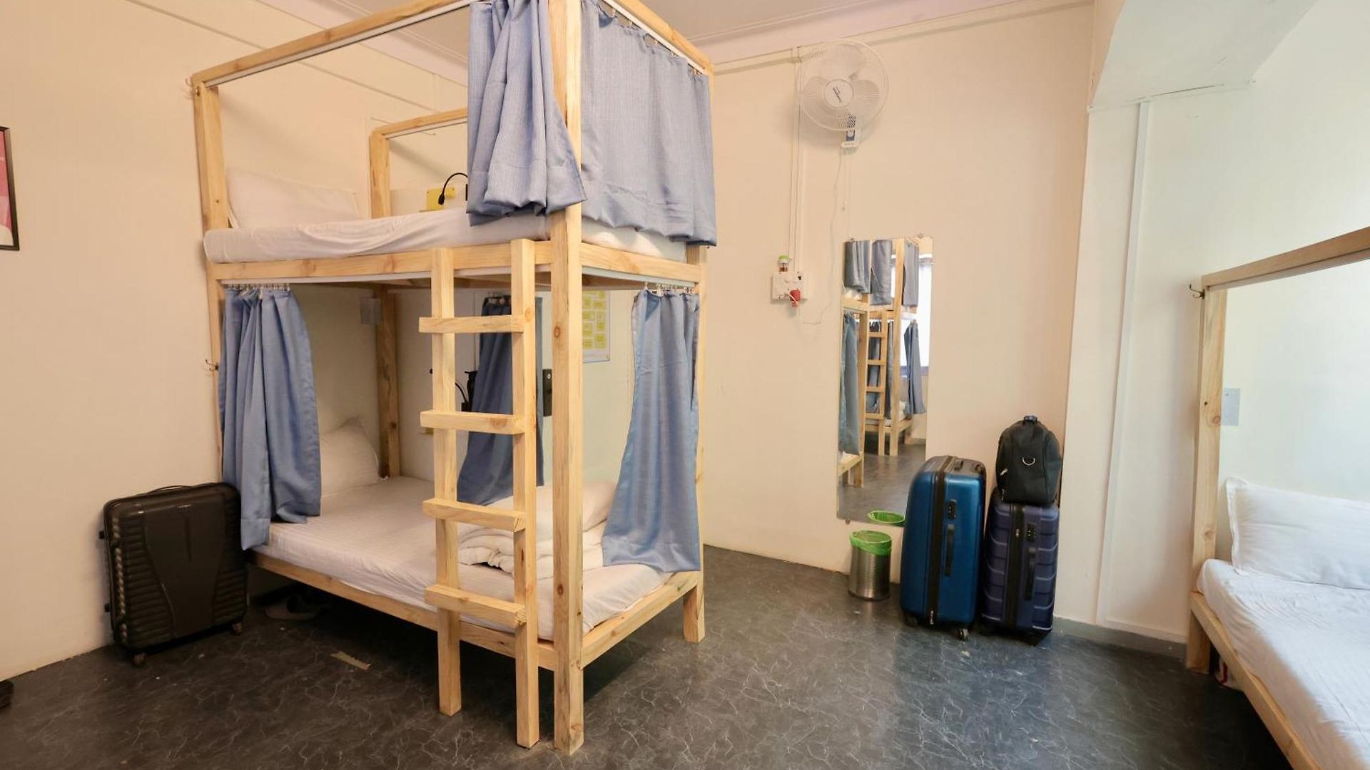 Locomo Mini - 9 Mins From Airport Mumbai