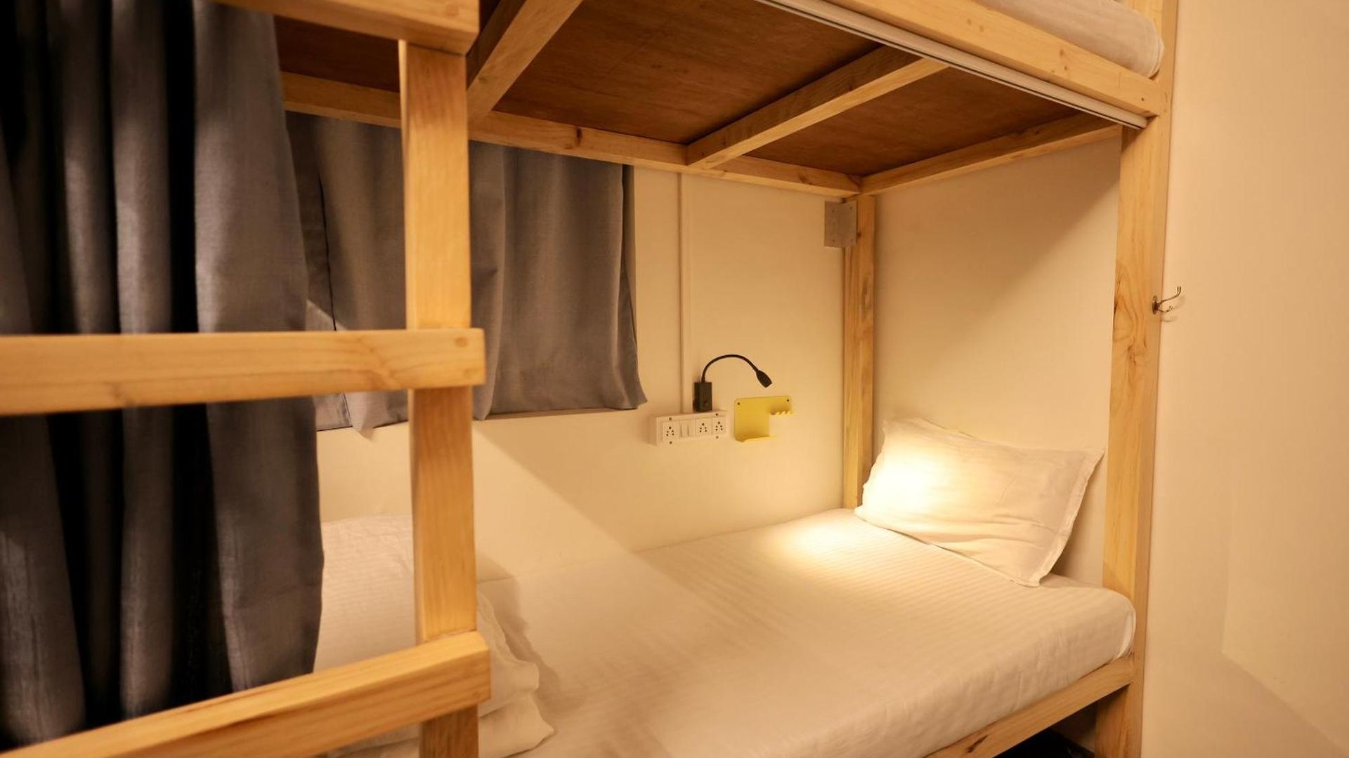 Hostel Locomo Mini - 9 Mins From Airport