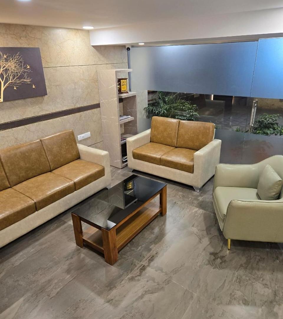 Hotel Galaxy Bkc