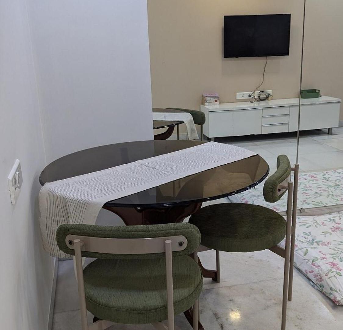 Cozy & Comfy 1bhk Great Location * Mumbai