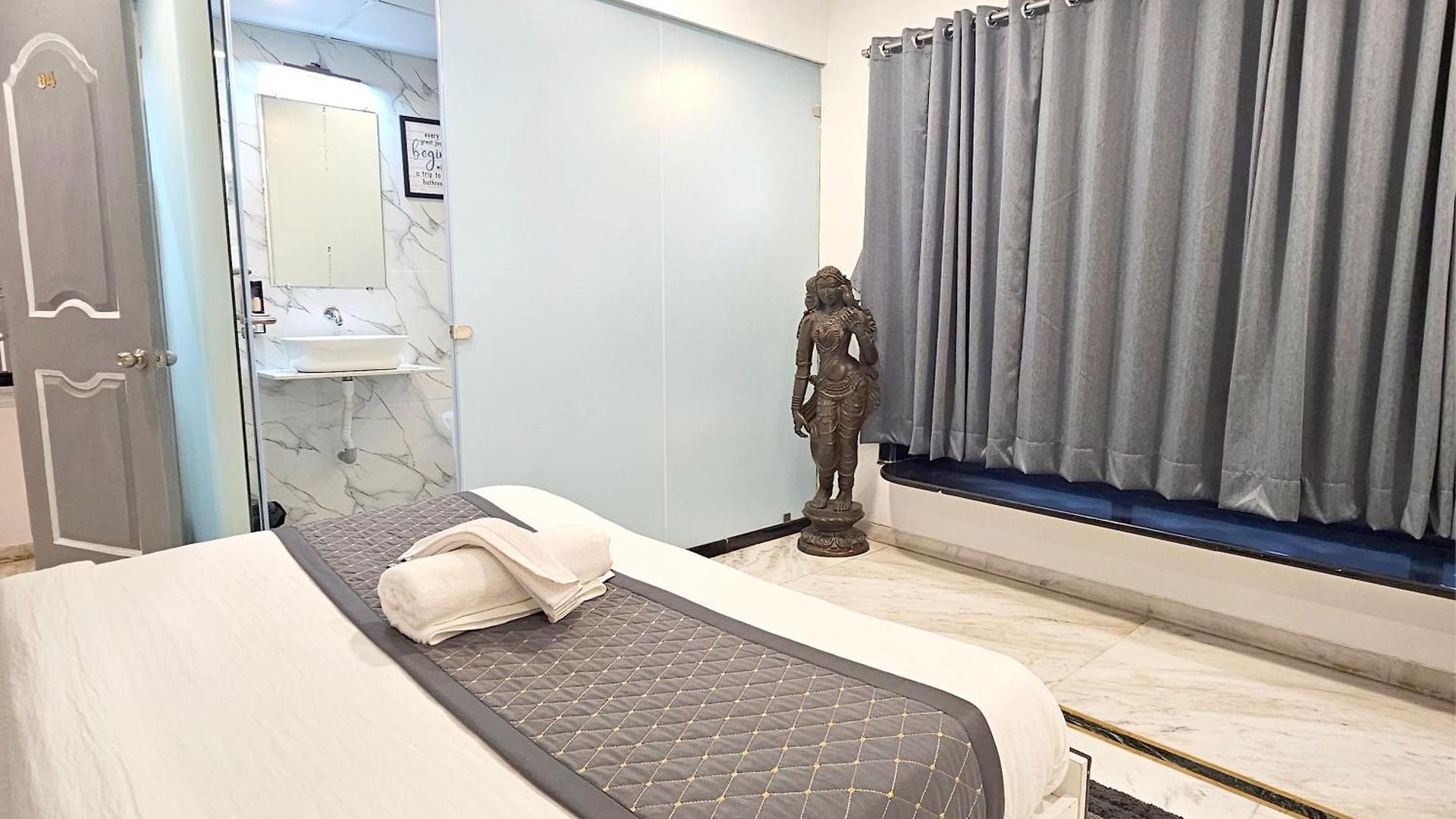Guest house Astha Kandivali Service