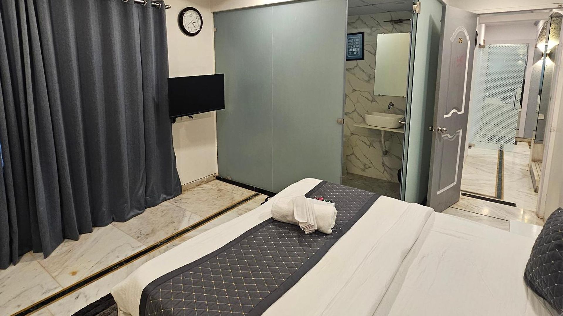 Astha Kandivali Service 3* Mumbai