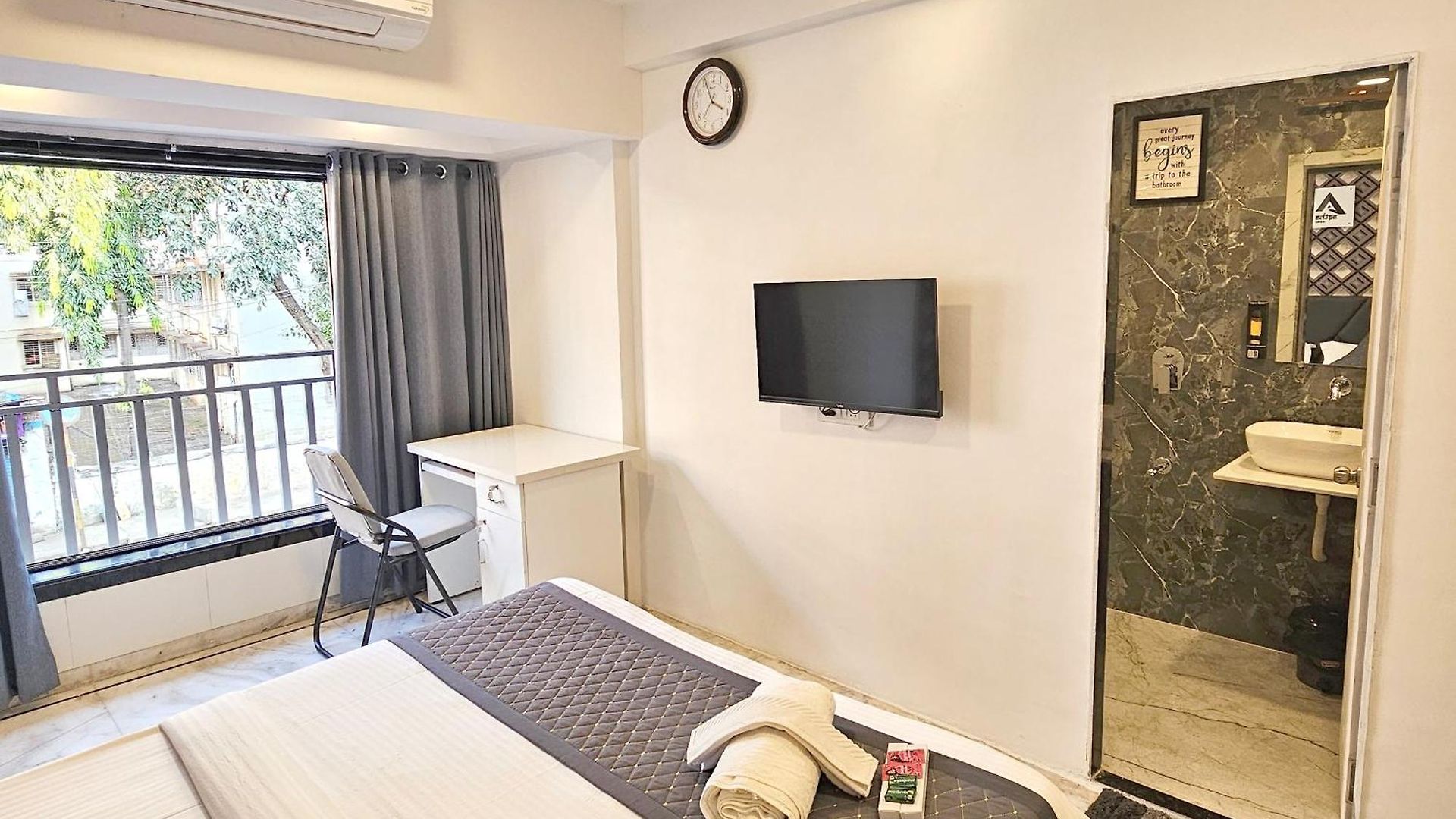 Guest house Astha Kandivali Service