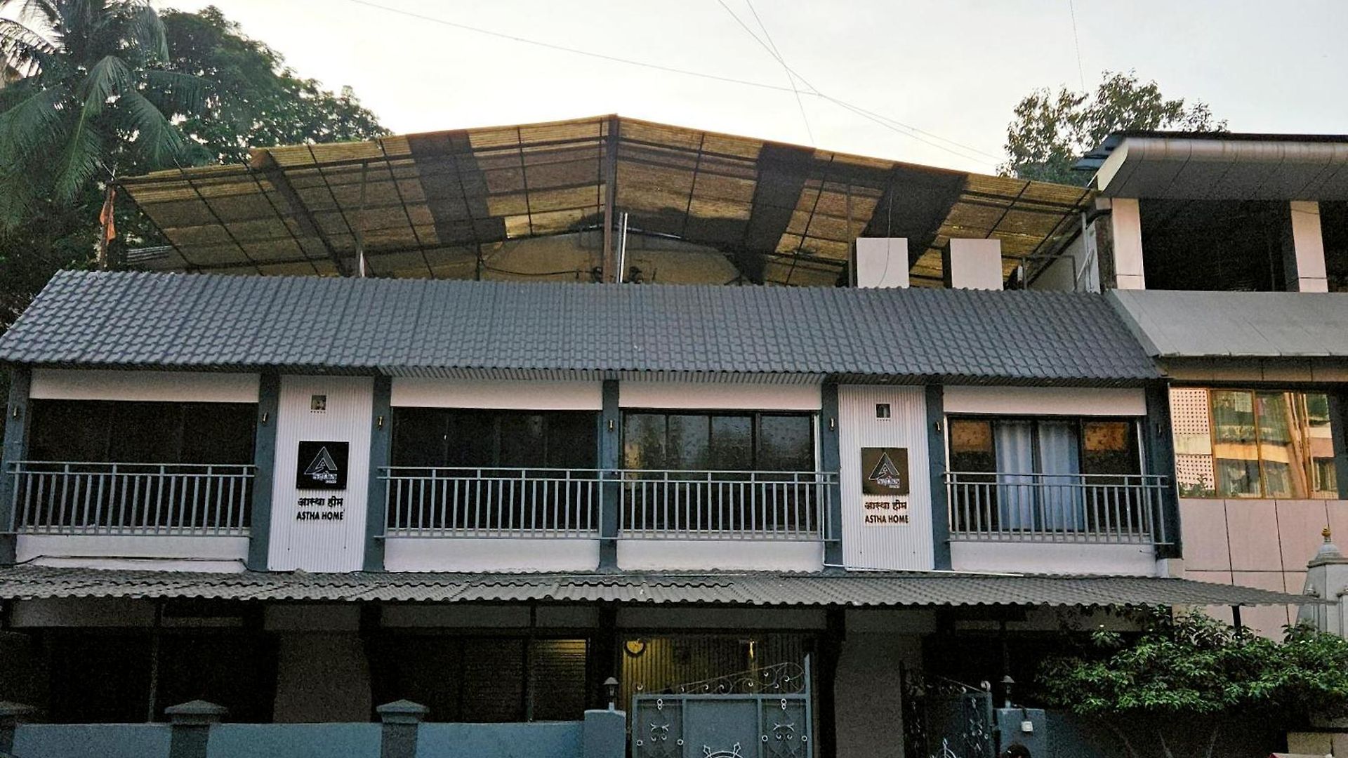 Guest house Astha Kandivali Service