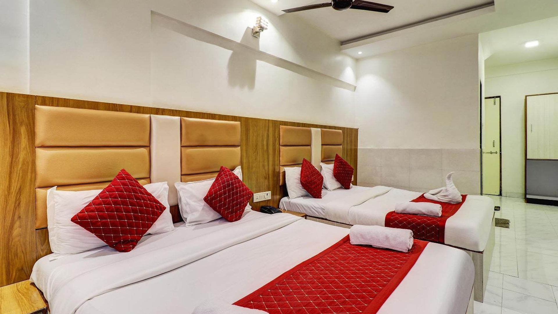 Kurla Residency 3*