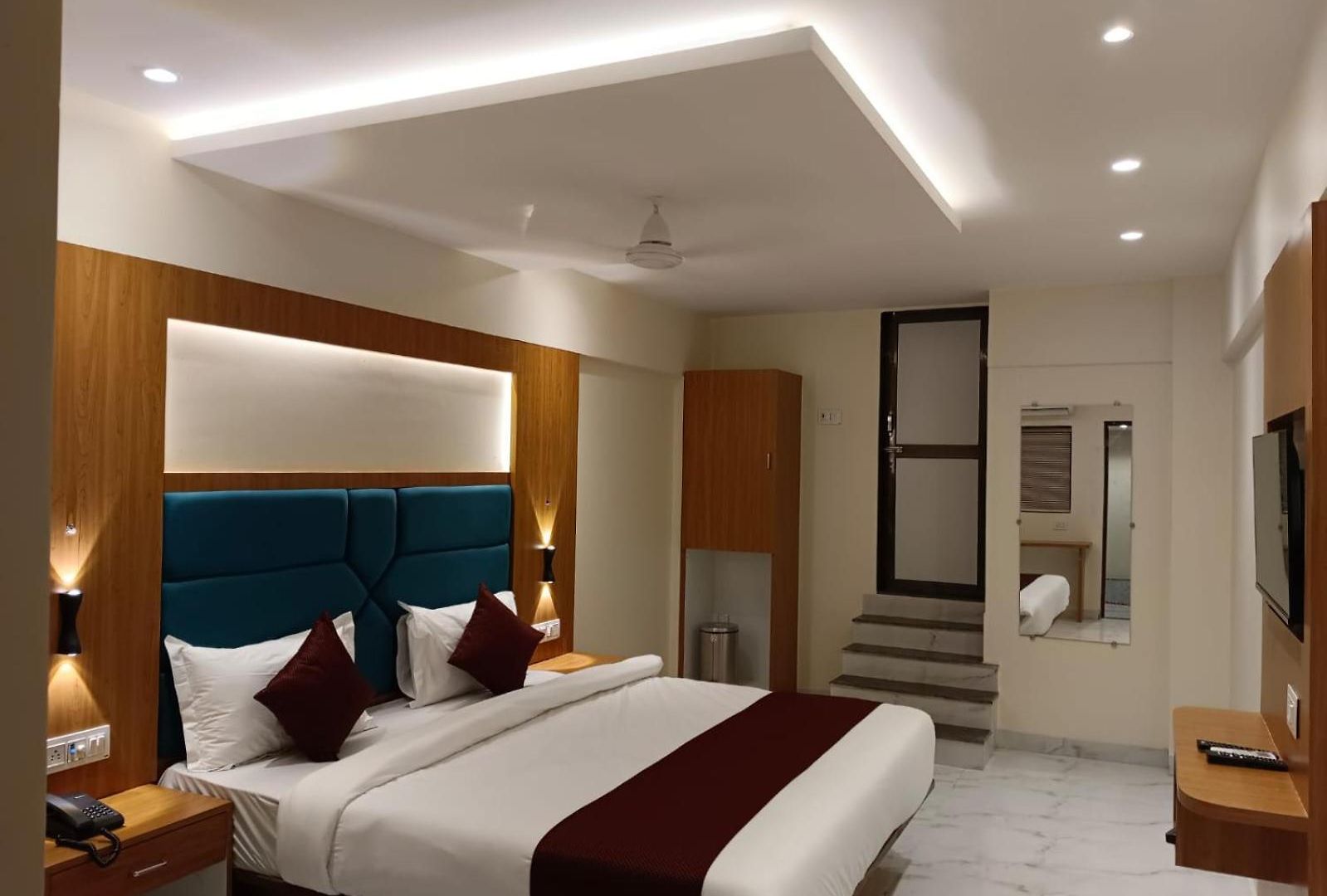 Kurla Residency 3*