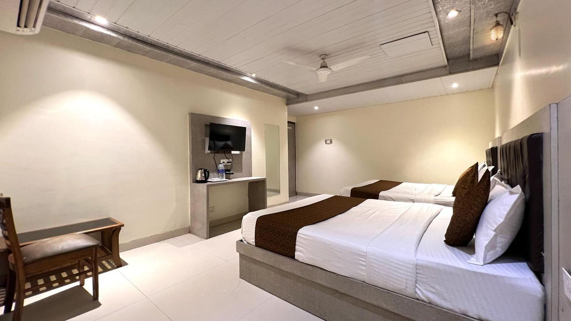 Palace 3* Mumbai