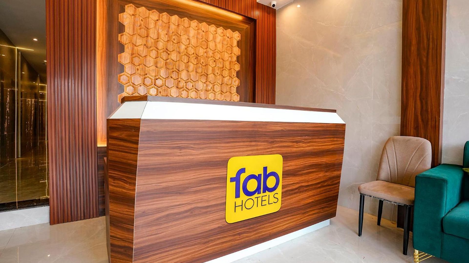 Fabhotel Prime Palm Grove - Nr Bkc Hotel
