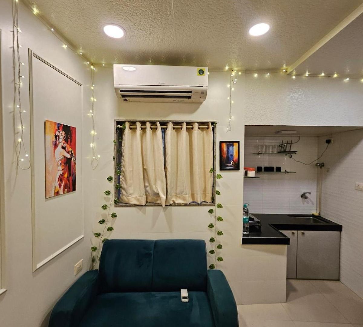 Cozy Rose Peaceful Village Retreat In Bandra *