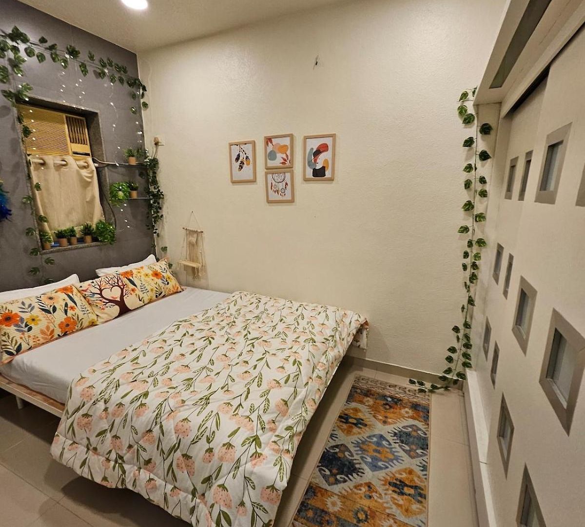 Cozy Rose Peaceful Village Retreat In Bandra * Mumbai