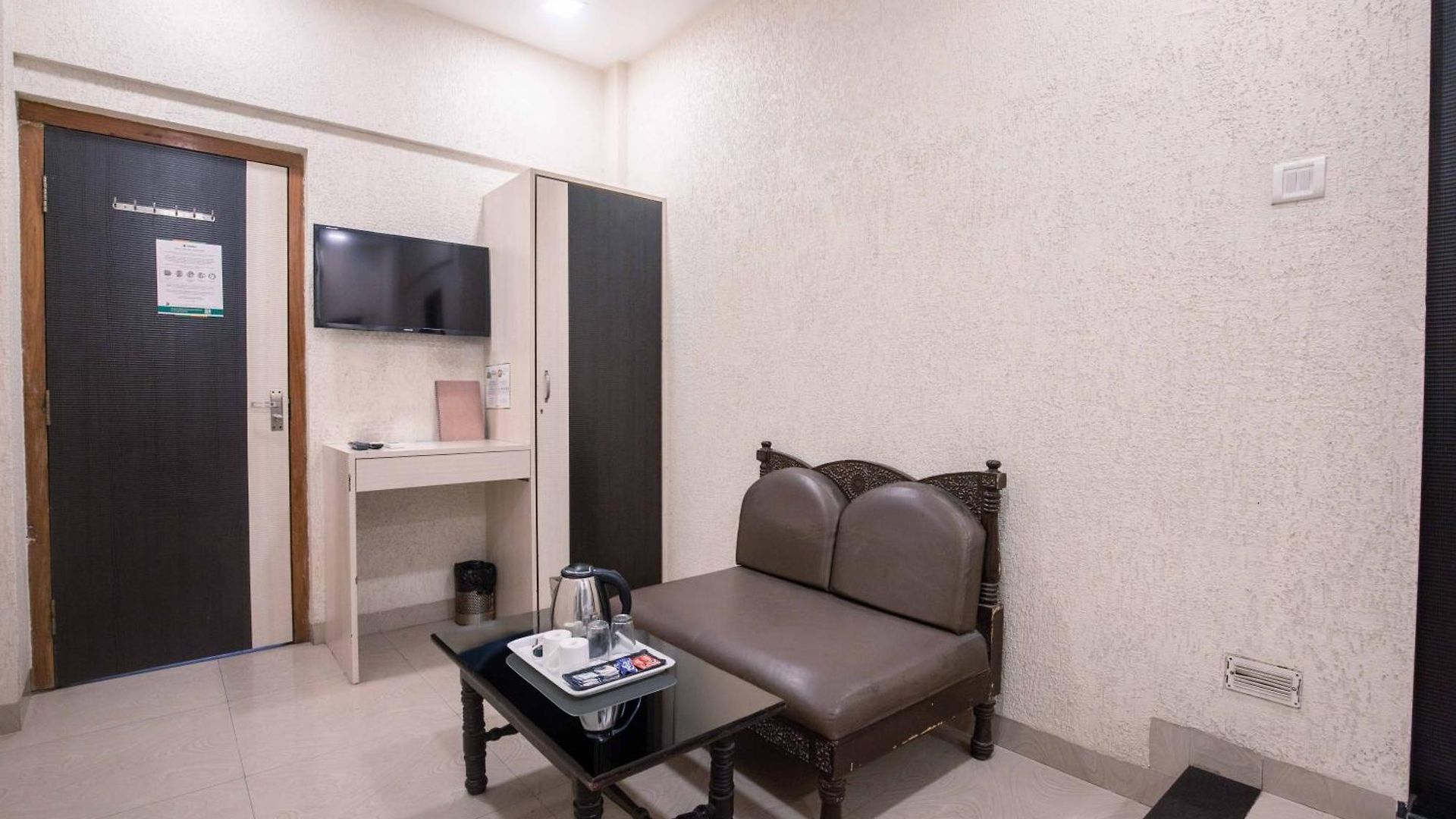 Hotel Treebo Hiramani Parel Lalbaug Mumbai