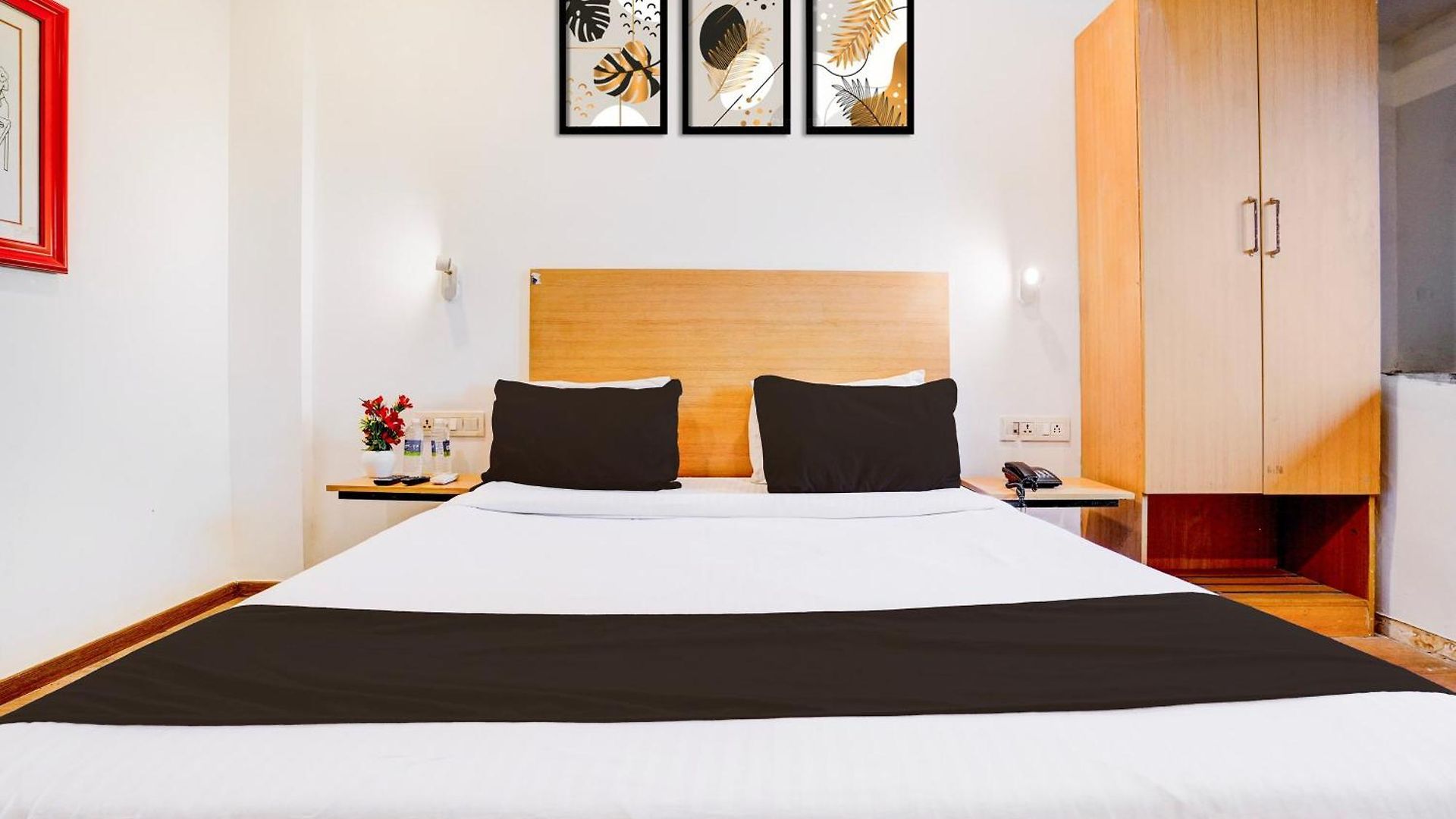 The Unicontinental 3* Mumbai