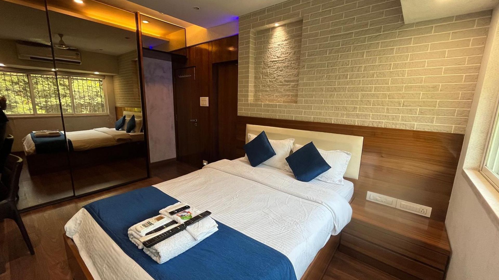 Zenith Luxe - Near Iit & Hiranandani, Powai 3* Mumbai