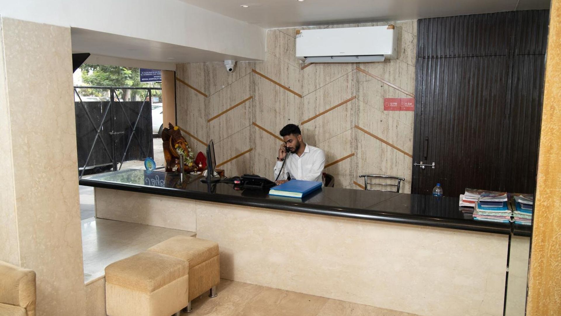 Hotel Jayshree By Anantaay Near Domestic Airport Mumbai