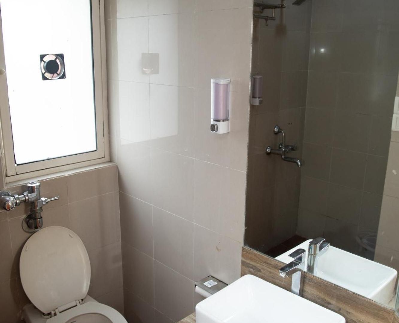 Hotel Jayshree By Anantaay Near Domestic Airport 3*