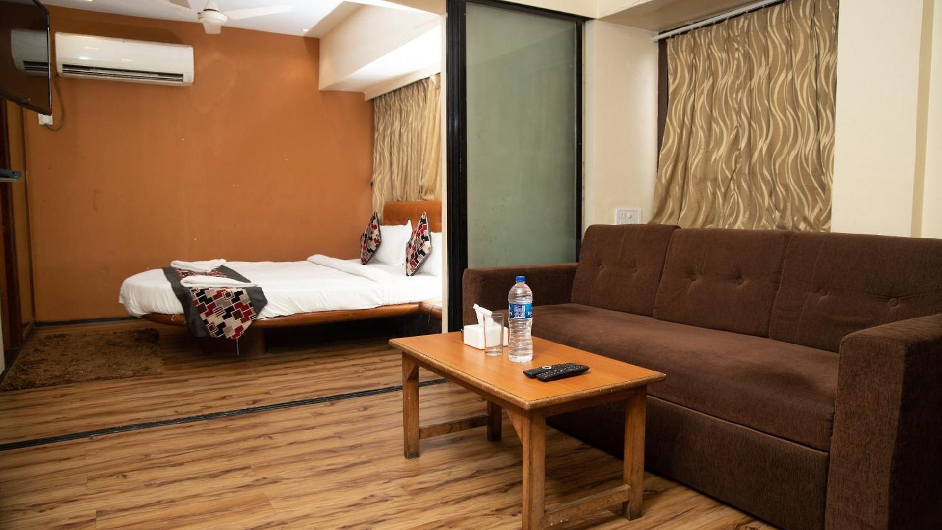 Jayshree By Anantaay Near Domestic Airport Mumbai