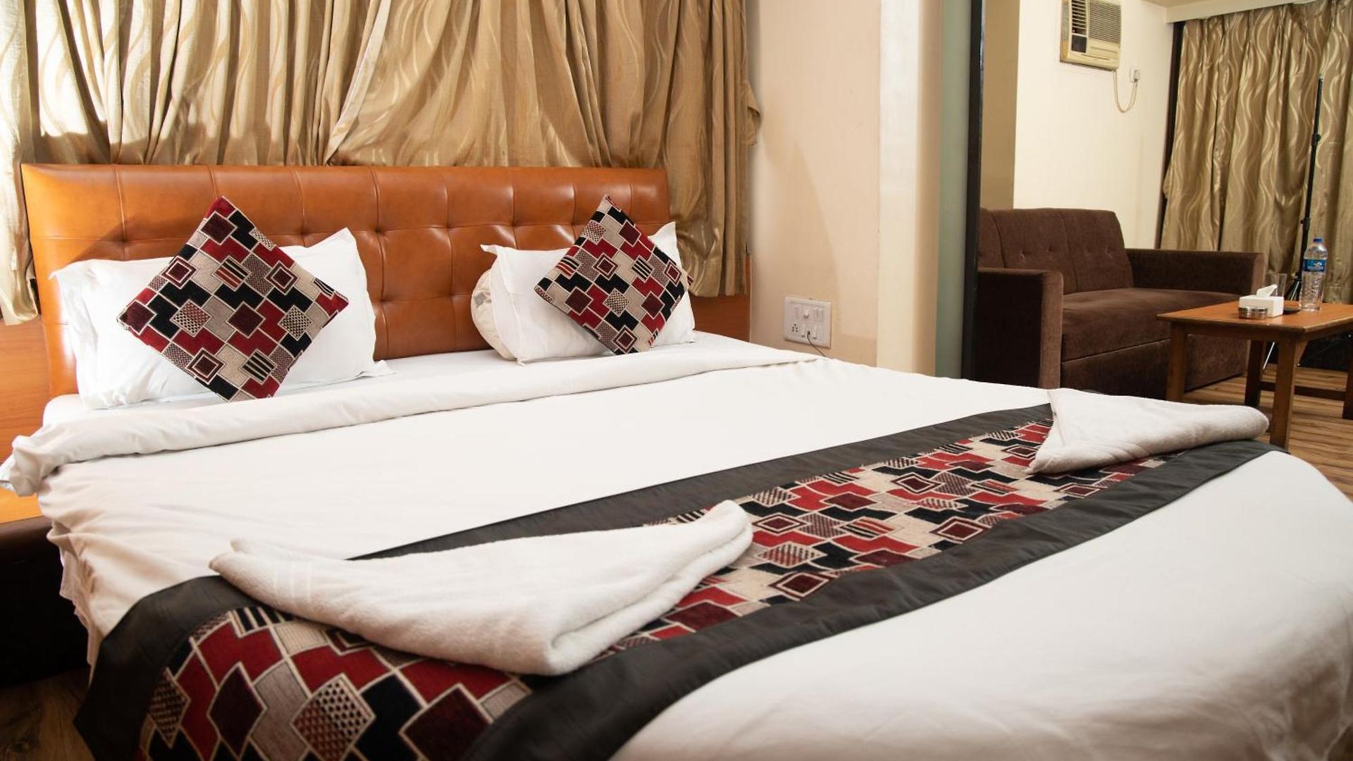 Hotel Jayshree By Anantaay Near Domestic Airport 3*