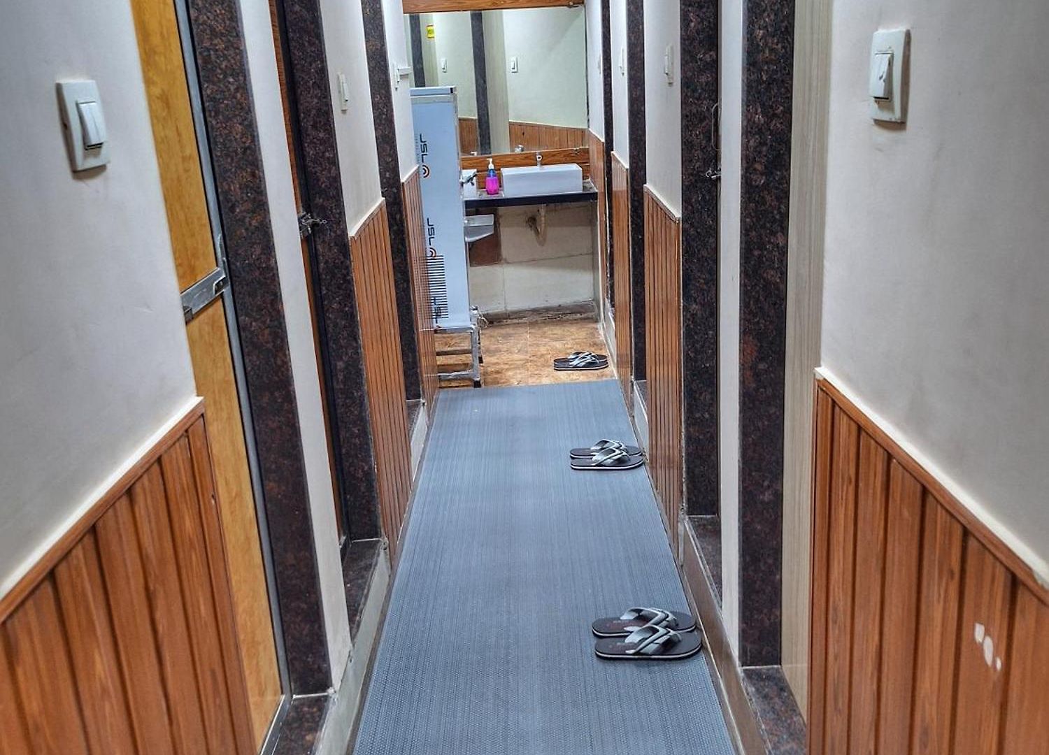 Capsule hotel Sheetal Mumbai