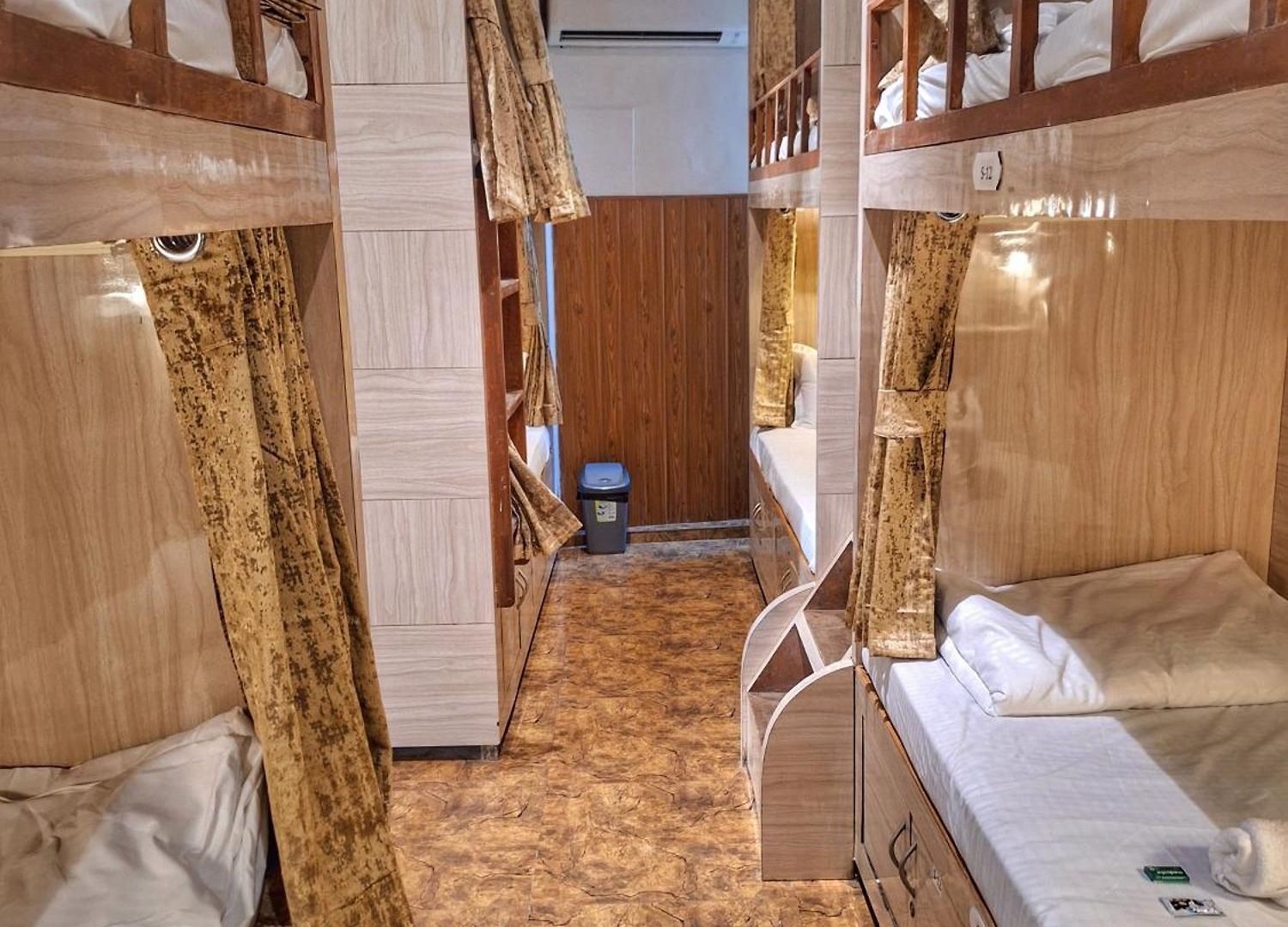 Capsule hotel Sheetal *