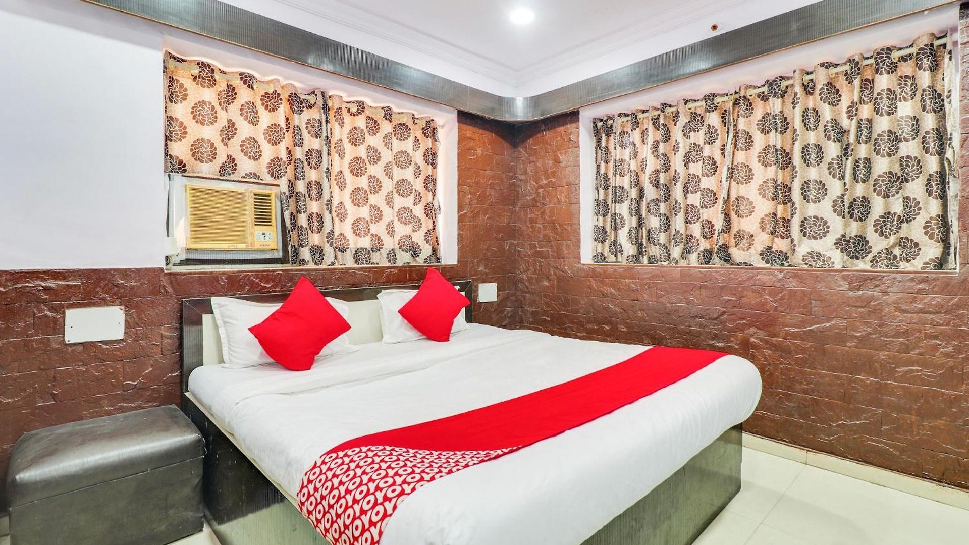Collection O Sher E Punjab Andheri Hotel