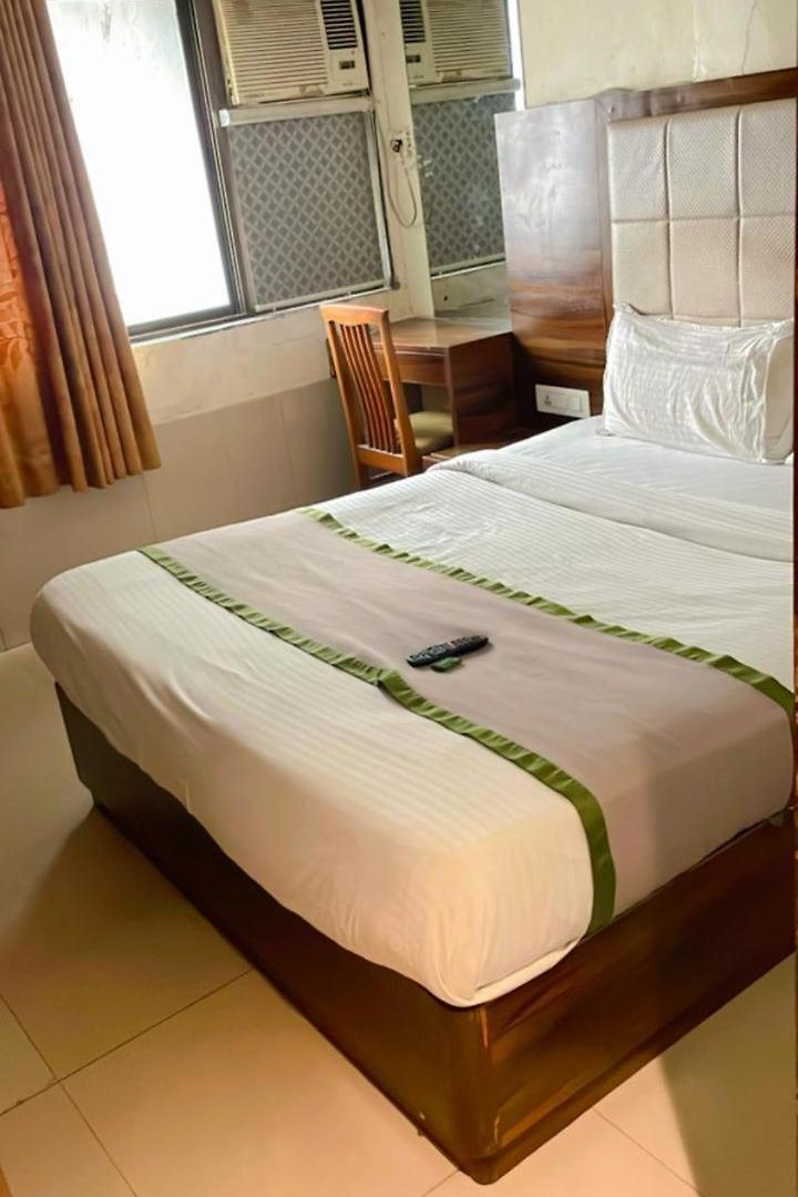 Glitz Regal International - Nr International Airport Mumbai