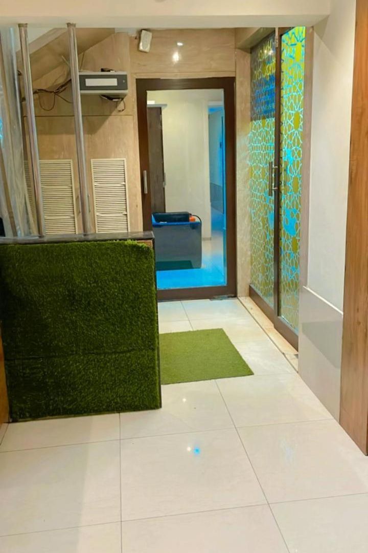 Glitz Regal International - Nr International Airport Hotel Mumbai