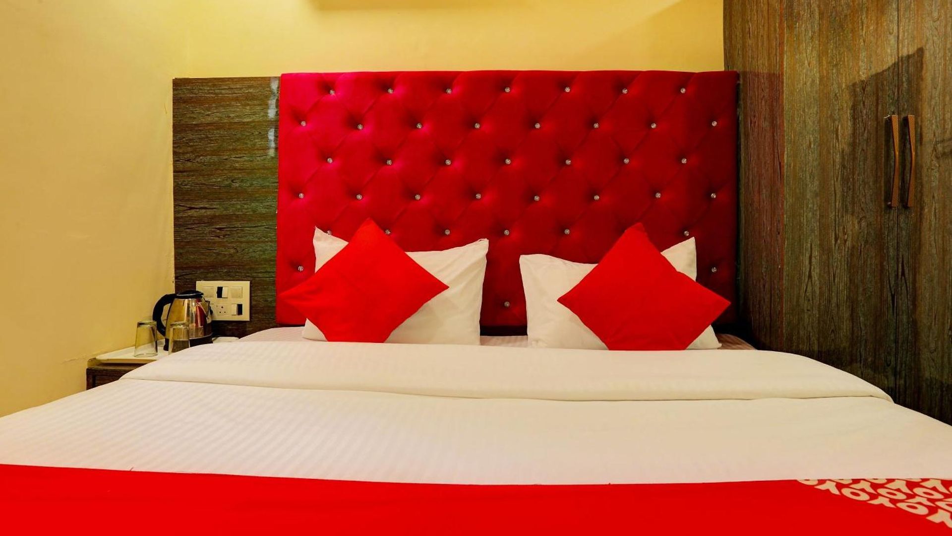 Hotel Collection O Goregaon West