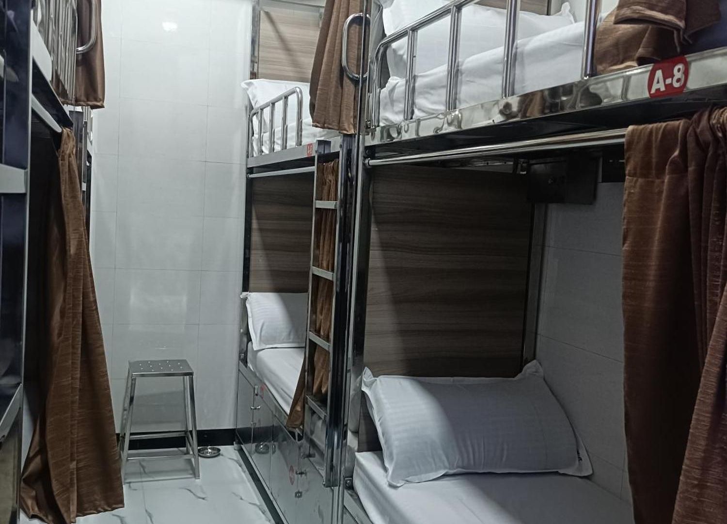 Hostel Divine Homes Ac *