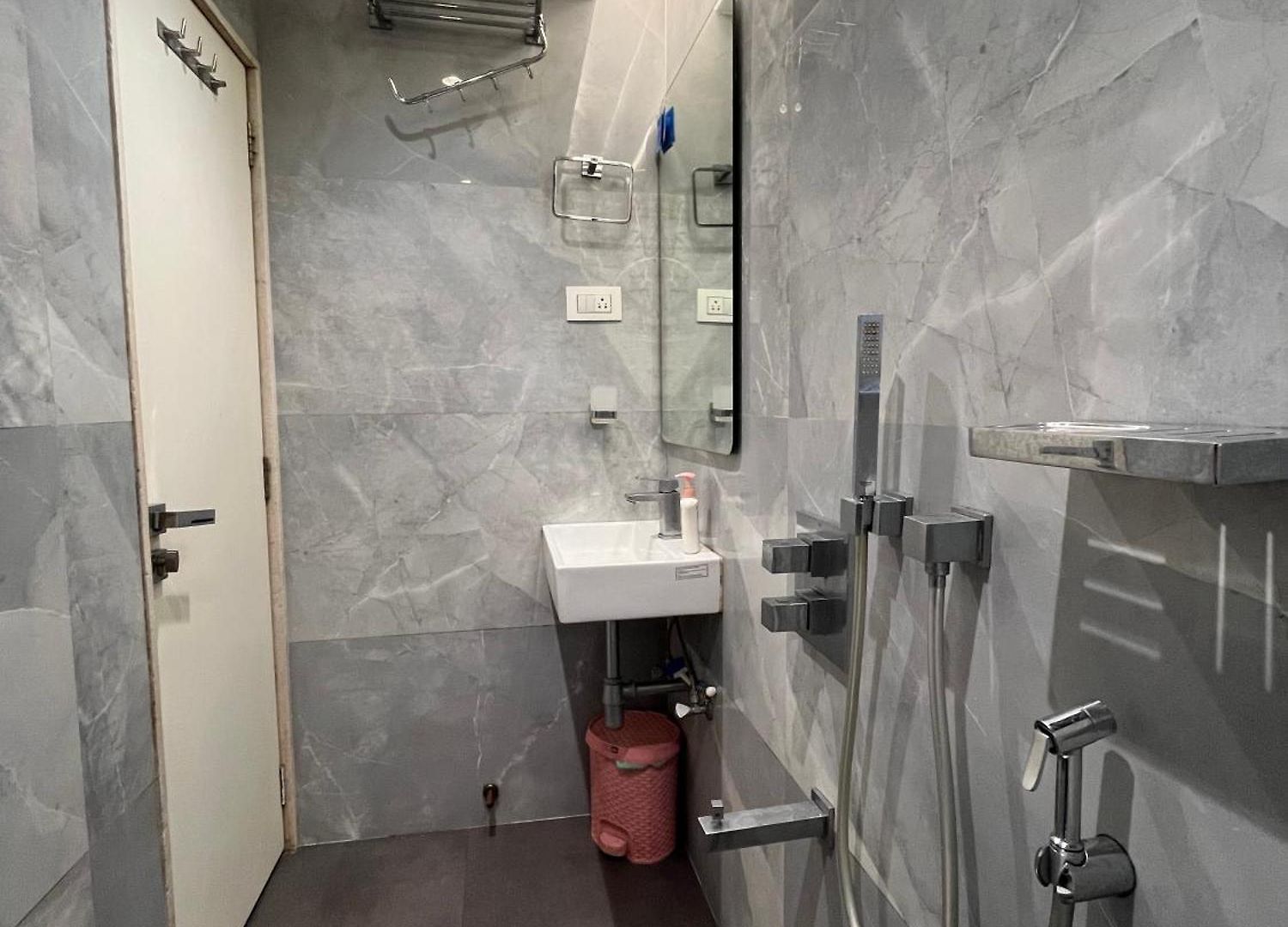 Zenith Luxe - Near Iit & Hiranandani, Powai 3* Mumbai