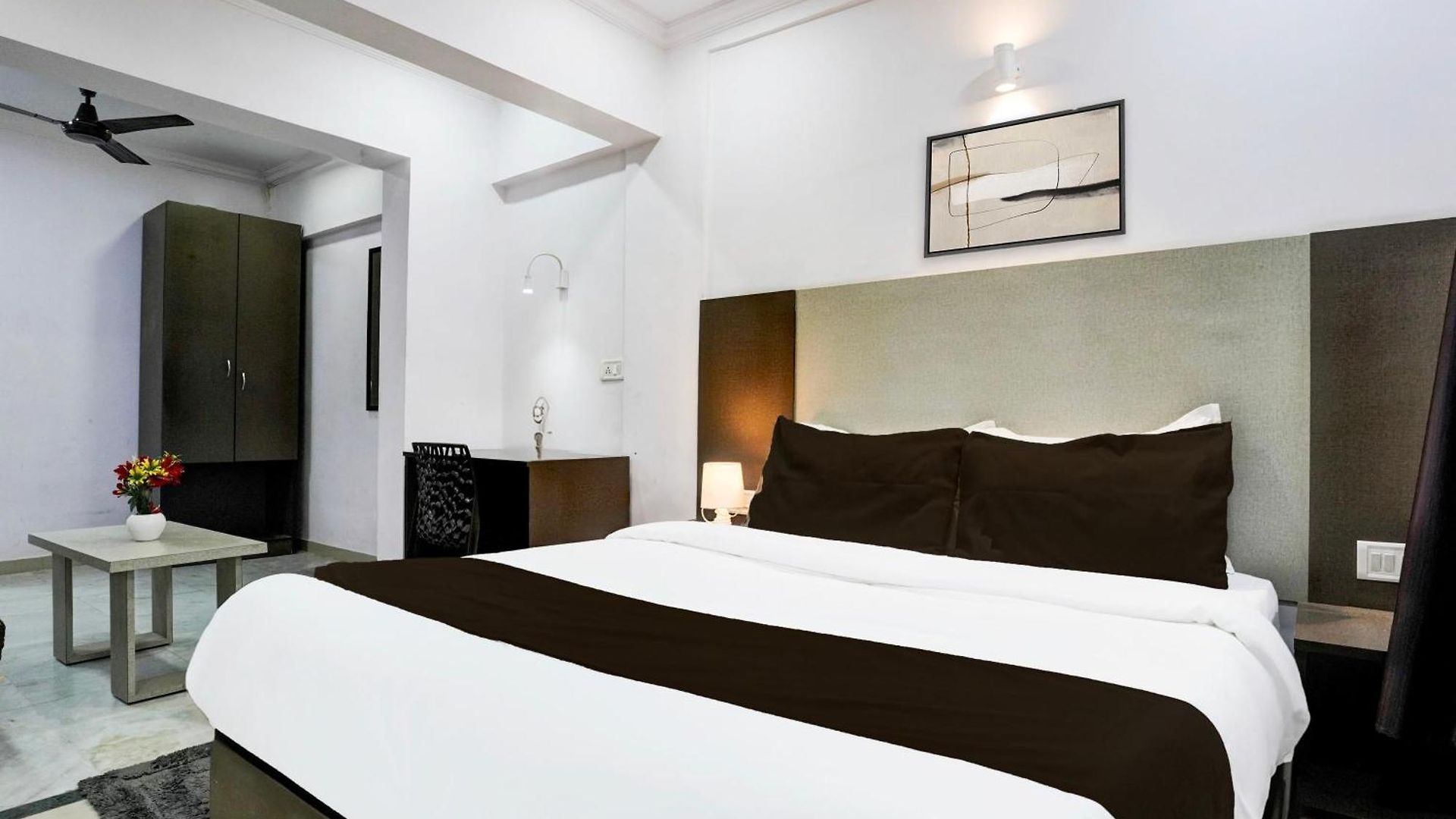 Hotel Super O Four Formerly Ardaas Residency