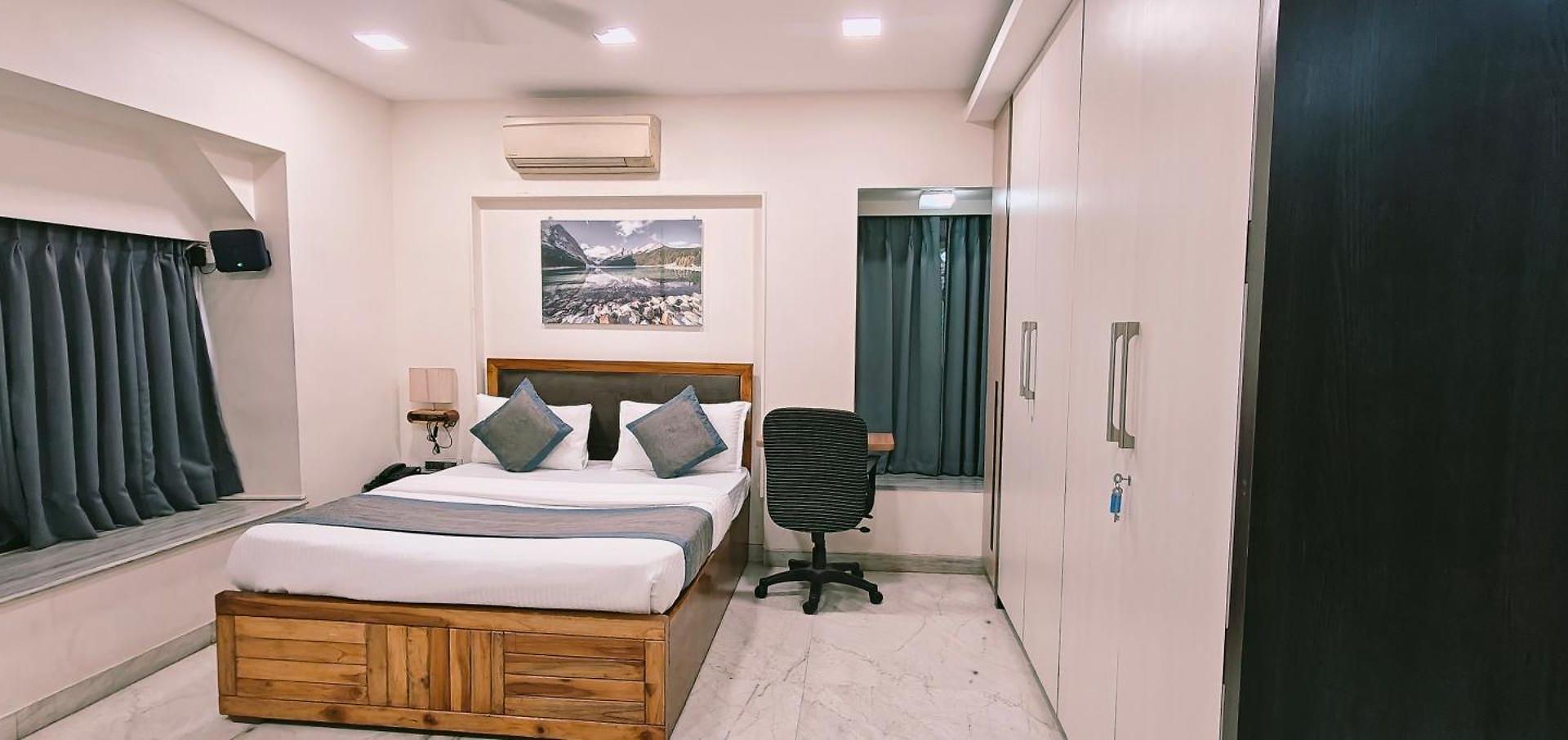 Tim Service Goregaon East Near Nesco Hotel
