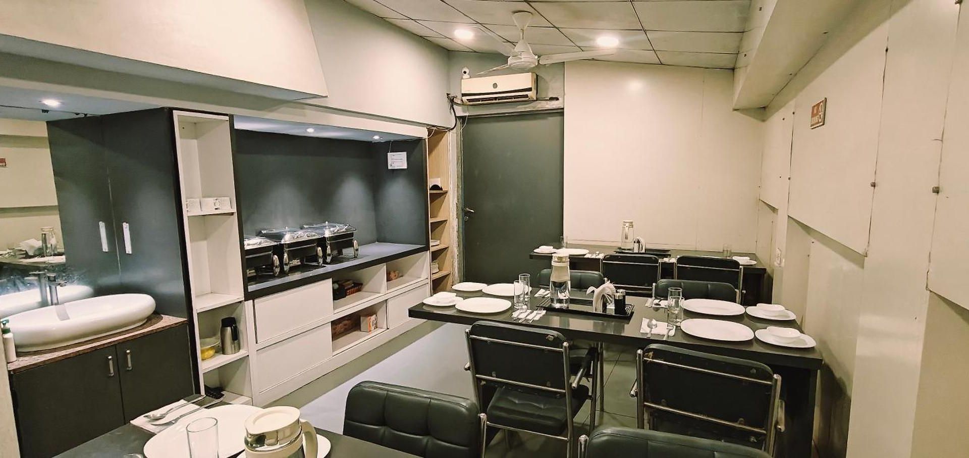 Tim Service Goregaon East Near Nesco 3*