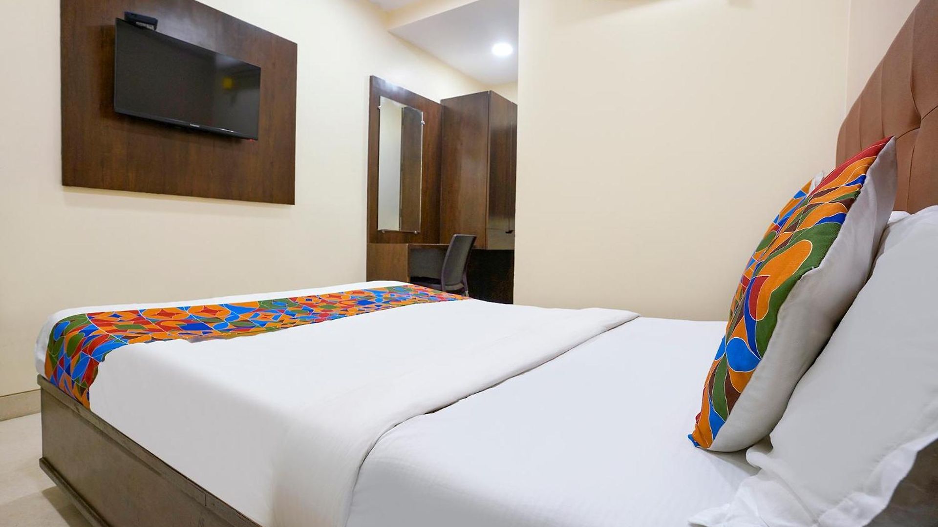 Retreat Hotel 2*
