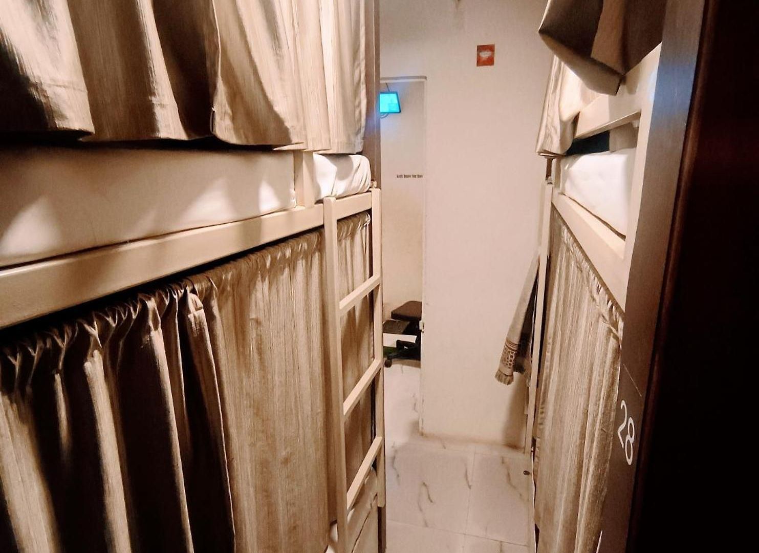 Retreats - Dorm In Andheri Hostel
