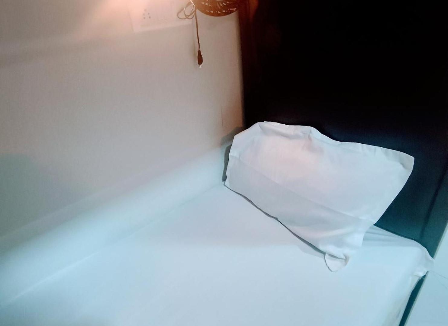 Retreats - Dorm In Andheri Hostel *