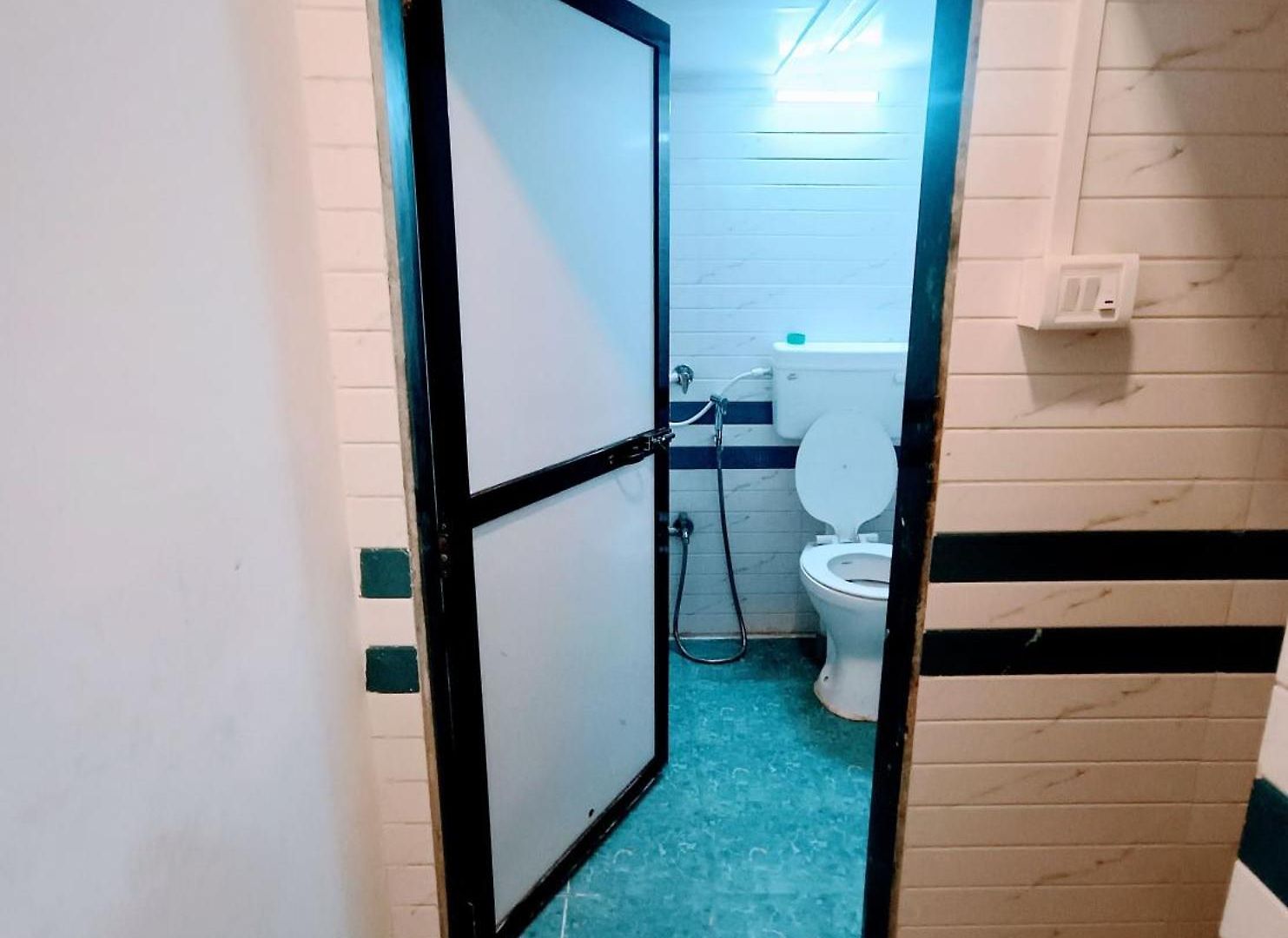 Retreats - Dorm In Andheri Hostel Mumbai